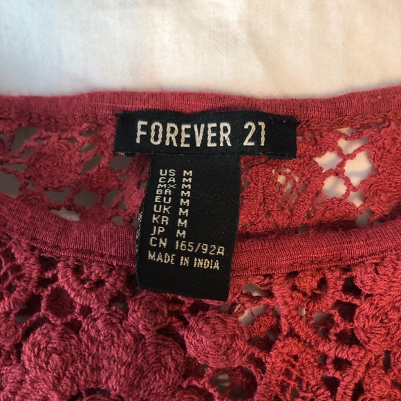 Three Quarter Sleeve With Flower Design at Neck. - Picture 4 of 6